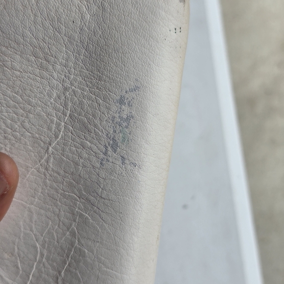 Michael Kors Wallet Womens White Gold Zip Around Logo Good Condition Flaw - Picture 10 of 13